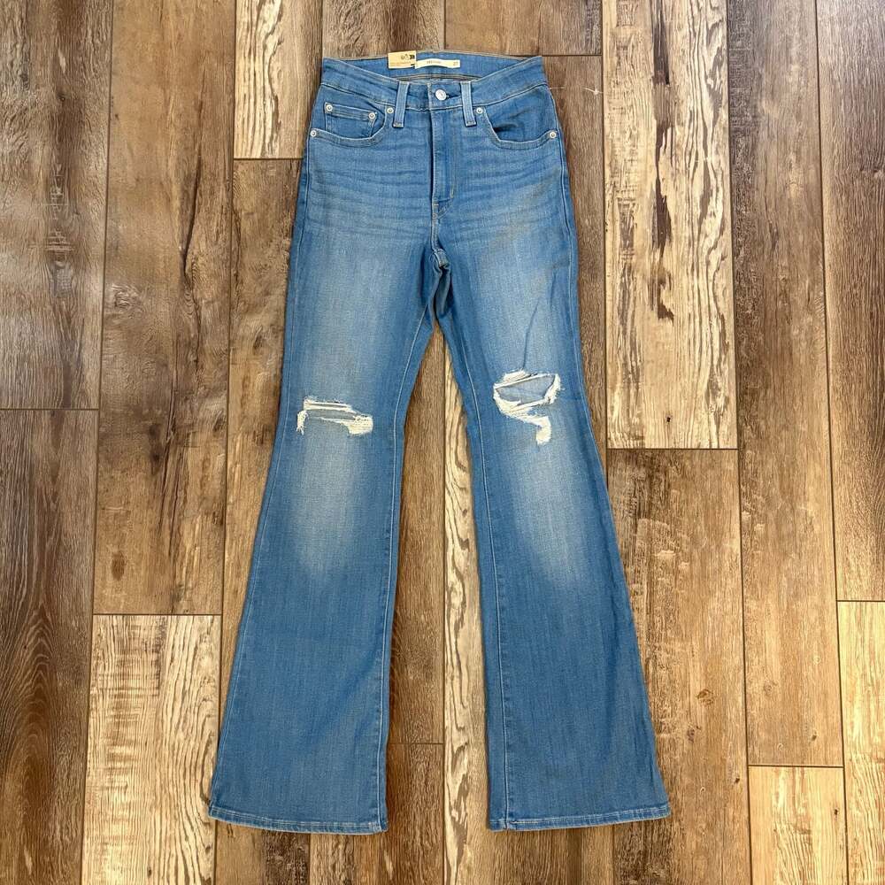 Levi’s 726 Flare Jeans Women’s 27x32 High Rise Distressed Light Wash NWT